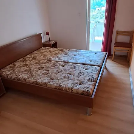 2+2 Apartment *
