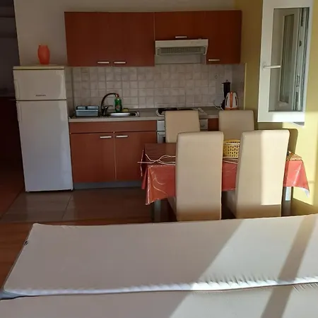 2+2 Žuljana